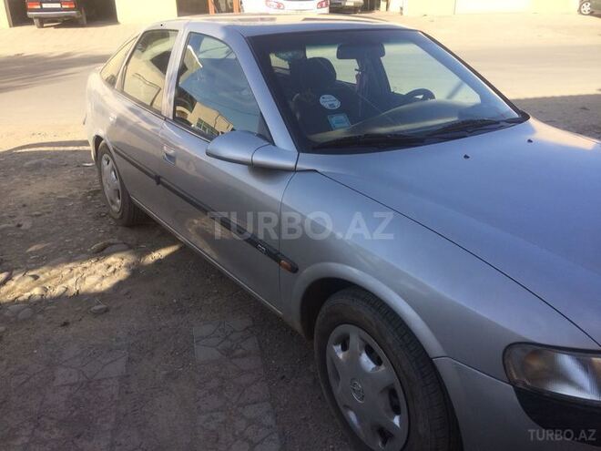 Opel Vectra 1998, 27,100 km - 2.0 l - Quba