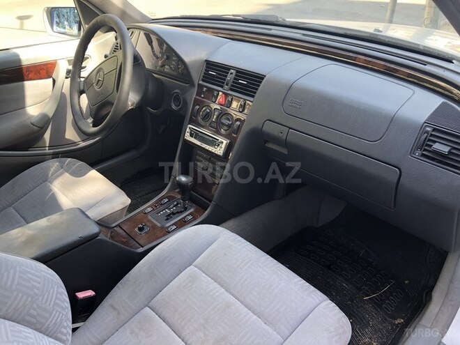 Mercedes C 180 1997, 200,000 km - 1.8 л - Bakı