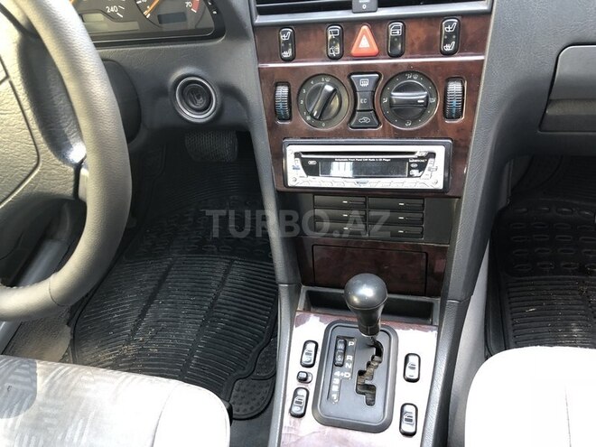 Mercedes C 180 1997, 200,000 km - 1.8 л - Bakı