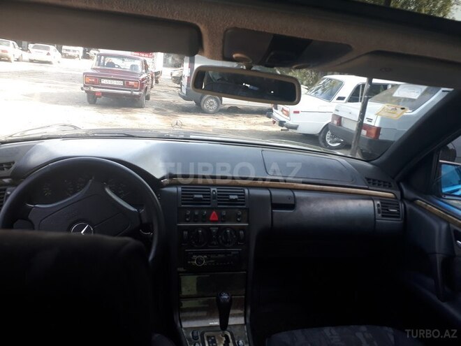 Mercedes E 240 1998, 350,000 km - 2.4 l - Mingəçevir