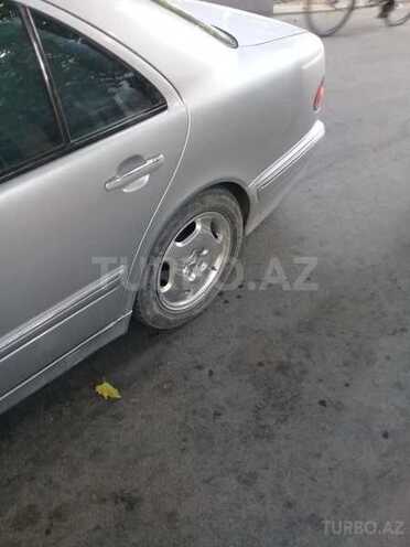 Mercedes E 220 2001, 370,000 km - 2.7 l - Bakı