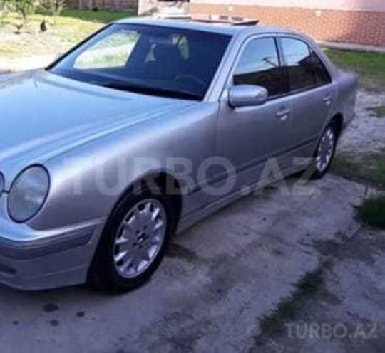 Mercedes E 220 2001, 370,000 km - 2.7 l - Bakı