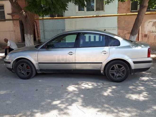 Volkswagen Passat 1999, 300,000 km - 1.8 л - Bakı