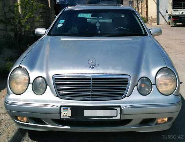 Mercedes E 220 2002, 322,700 km - 2.2 l - Bakı