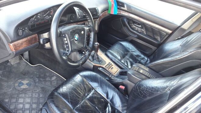 BMW 528 1996, 264,000 km - 2.8 l - Bakı