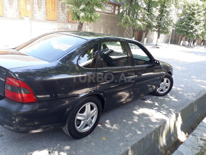 Opel Vectra 1997, 244,020 km - 1.8 l - Şəki