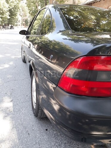 Opel Vectra 1997, 244,020 km - 1.8 l - Şəki