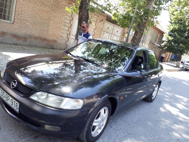 Opel Vectra 1997, 244,020 km - 1.8 l - Şəki