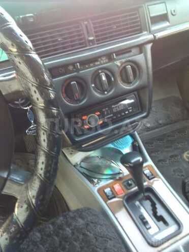 Mercedes 190 1990, 250,000 km - 2.0 л - Bakı