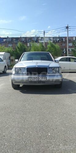 Mercedes E 220 1993, 300,000 km - 2.2 l - Sumqayıt