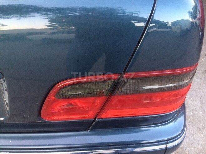 Mercedes E 240 2000, 286,700 km - 2.6 l - Bakı