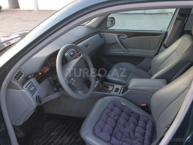 Mercedes E 240 2000, 286,700 km - 2.6 l - Bakı