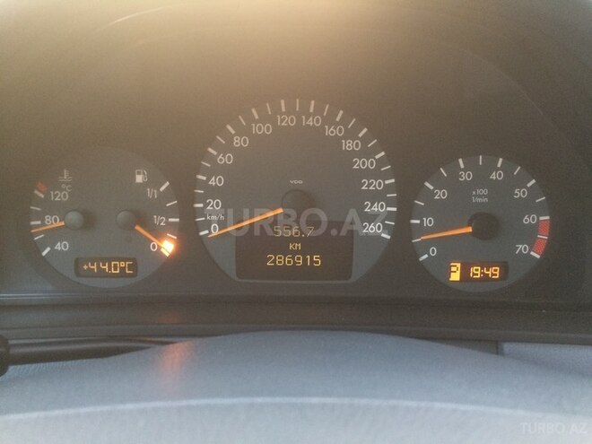Mercedes E 240 2000, 286,700 km - 2.6 l - Bakı