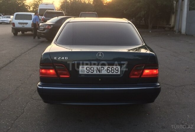 Mercedes E 240 2000, 286,700 km - 2.6 l - Bakı