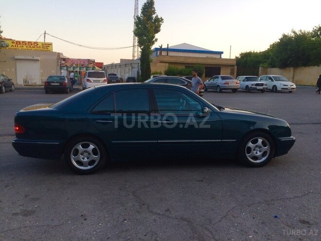 Mercedes E 240 2000, 286,700 km - 2.6 l - Bakı
