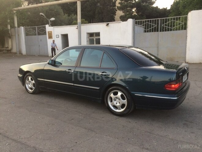 Mercedes E 240 2000, 286,700 km - 2.6 l - Bakı