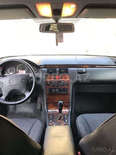 Mercedes E 270 2001, 226,000 km - 2.7 l - Şəki