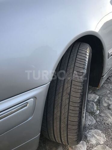 Mercedes E 270 2001, 226,000 km - 2.7 l - Şəki