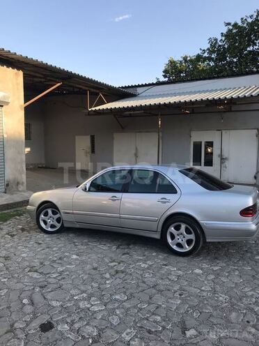 Mercedes E 270 2001, 226,000 km - 2.7 l - Şəki