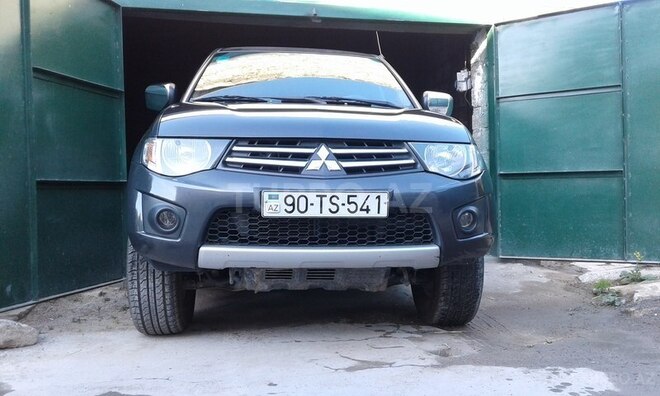 Mitsubishi L200 2012, 103,000 km - 2.5 л - Bakı