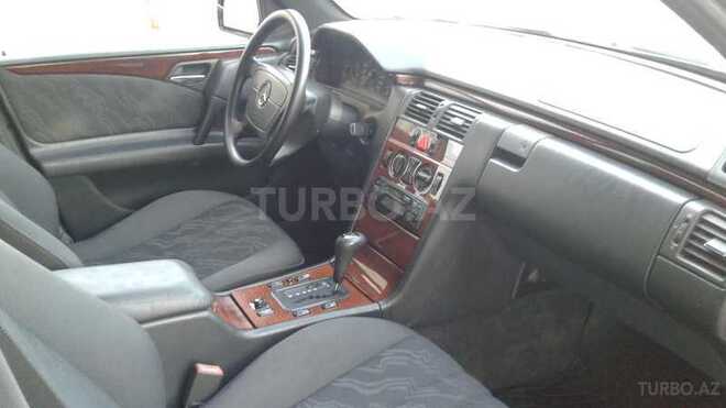 Mercedes E 230 1995, 274,000 km - 2.3 l - Bakı