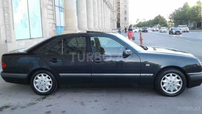 Mercedes E 230 1995, 274,000 km - 2.3 l - Bakı