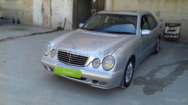 Mercedes E 240 2000, 264,000 km - 2.6 l - Bakı