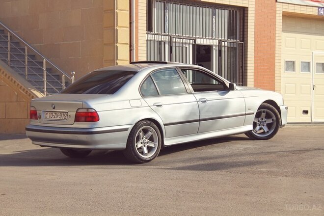 BMW 528 1998, 290,000 km - 2.8 l - Bakı