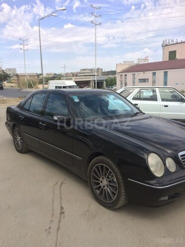 Mercedes E 200 1992, 298,000 km - 2.0 l - Bakı