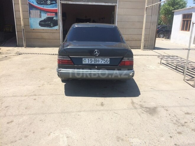 Mercedes E 200 1992, 298,000 km - 2.0 l - Bakı