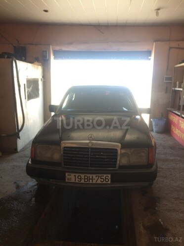 Mercedes E 200 1992, 287,000 km - 2.0 l - Bakı