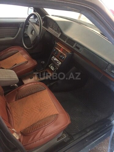Mercedes E 200 1992, 287,000 km - 2.0 l - Bakı