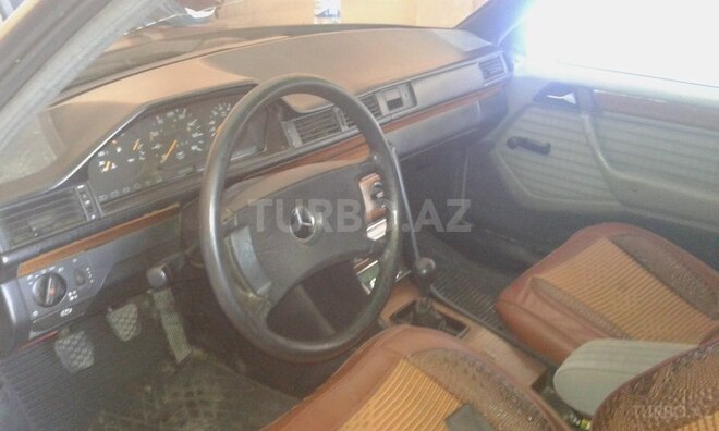 Mercedes E 200 1992, 230,000 km - 2.0 л - Bakı