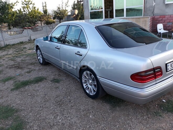 Mercedes E 230 1995, 320,000 km - 2.3 l - Masallı