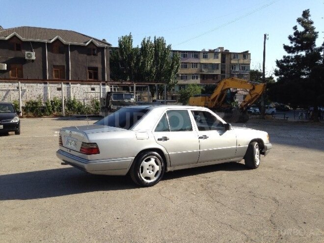 Mercedes E 220 1995, 386,900 km - 0.2 l - Bakı