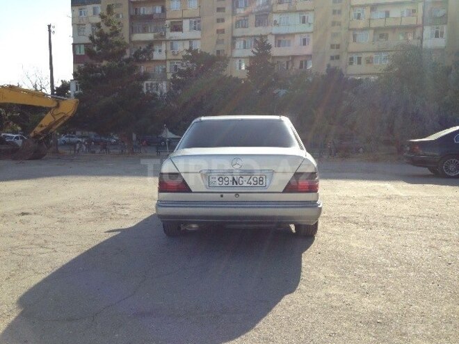 Mercedes E 220 1995, 386,900 km - 0.2 l - Bakı