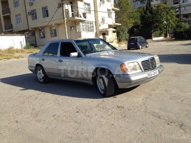 Mercedes E 220 1995, 386,900 km - 0.2 l - Bakı