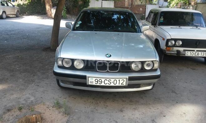 BMW 520 1988, 235,000 km - 2.0 l - Bakı