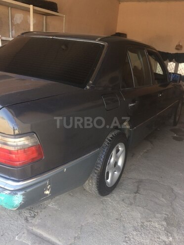 Mercedes E 200 1991, 302,300 km - 2.0 l - Bakı