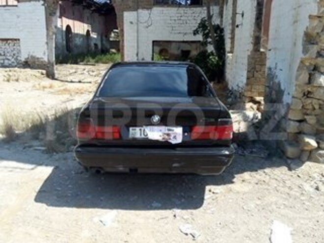 BMW 525 1988, 331,567 km - 2.5 л - Bakı