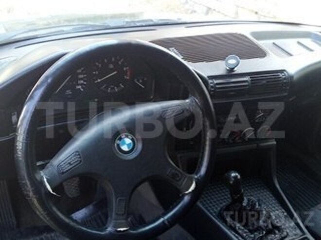 BMW 525 1988, 331,567 km - 2.5 л - Bakı