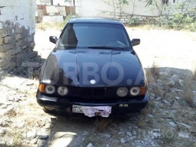 BMW 525 1988, 331,567 km - 2.5 л - Bakı