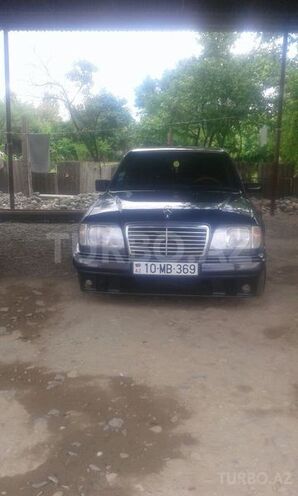 Mercedes E 220 1994, 290,000 km - 2.2 л - Ağstafa