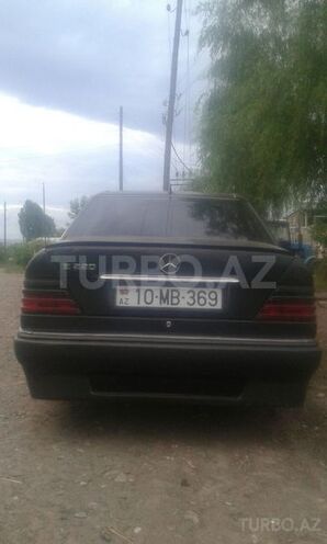 Mercedes E 220 1994, 290,000 km - 2.2 л - Ağstafa