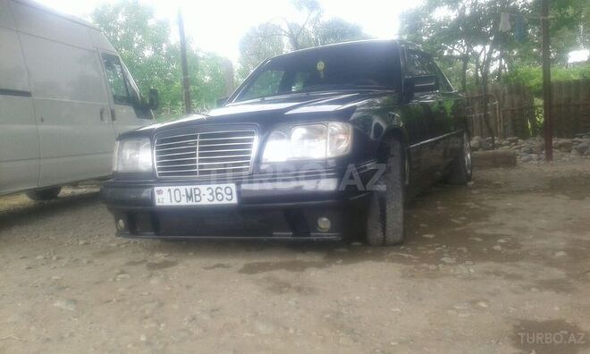 Mercedes E 220 1994, 290,000 km - 2.2 л - Ağstafa