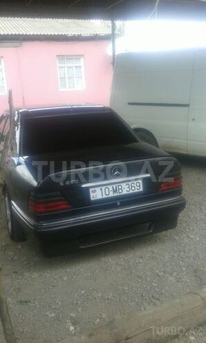 Mercedes E 220 1994, 290,000 km - 2.2 л - Ağstafa