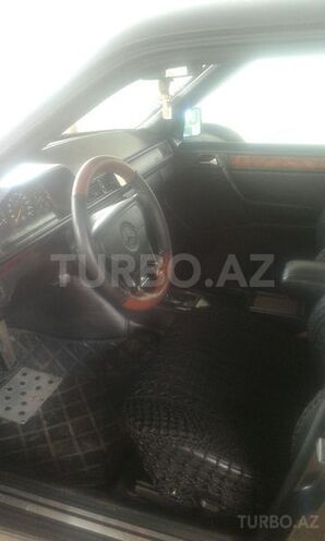 Mercedes E 220 1994, 290,000 km - 2.2 л - Ağstafa