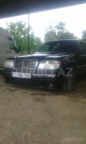 Mercedes E 220 1994, 290,000 km - 2.2 л - Ağstafa