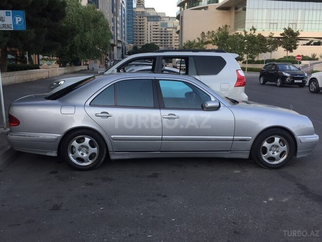 Mercedes E 320 1999, 242,086 km - 3.2 l - Bakı