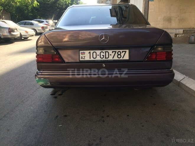 Mercedes E 260 1992, 332,009 km - 2.6 l - Bakı